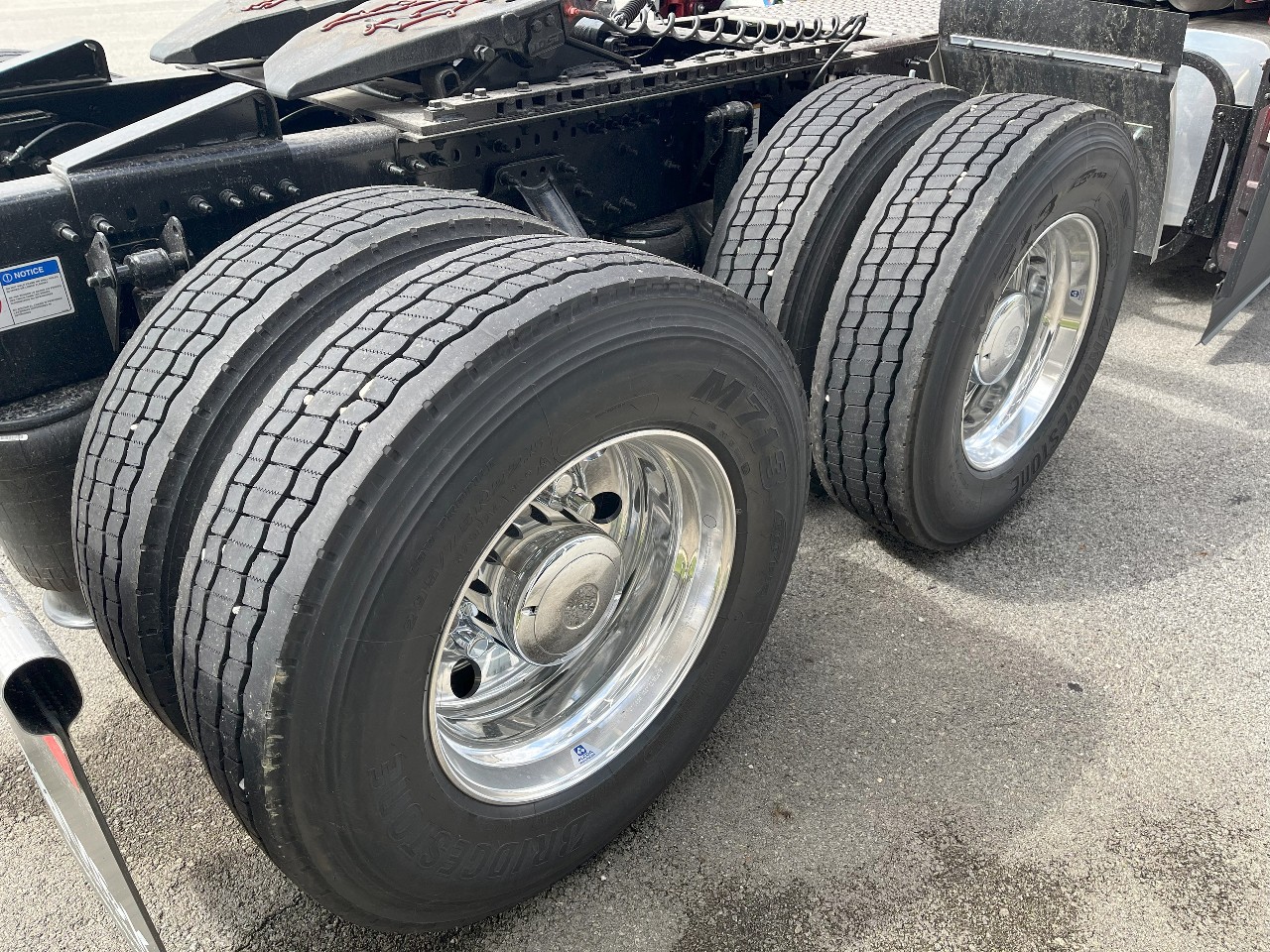 2026 Volvo - image 5