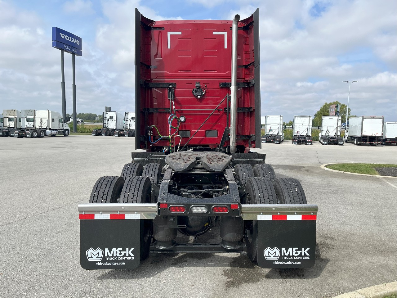 2026 Volvo - image 6