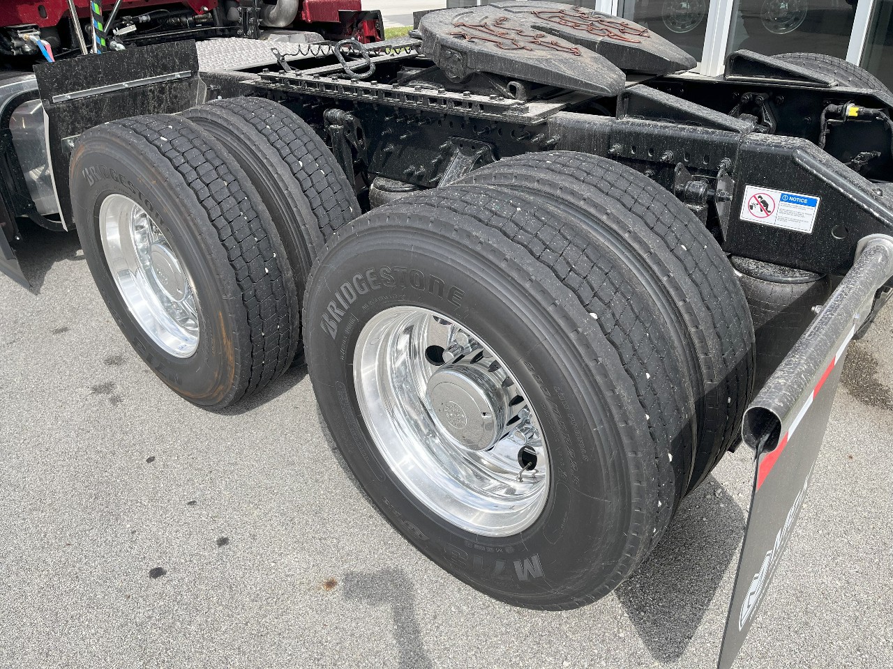 2026 Volvo - image 7