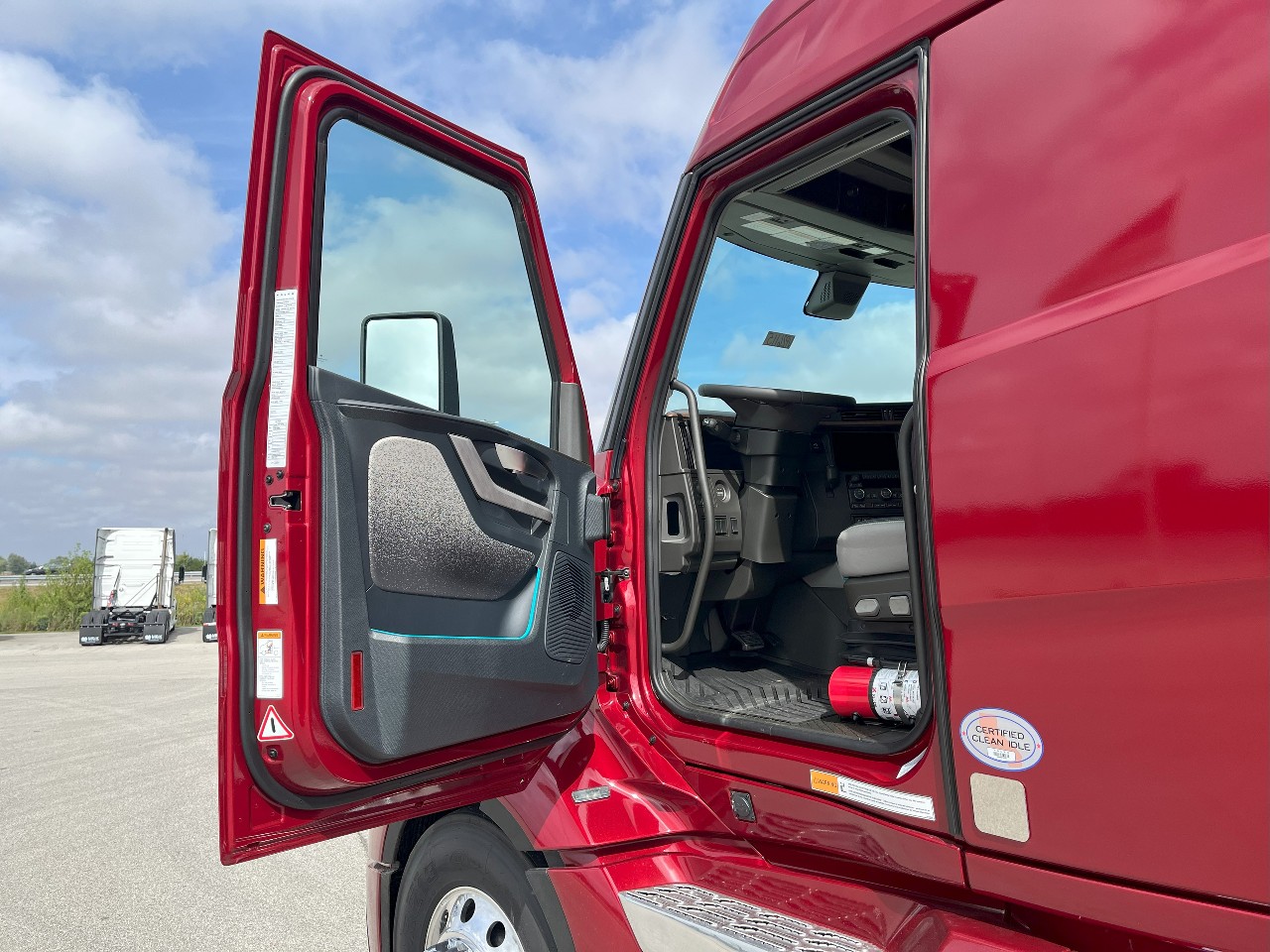 2026 Volvo - image 9