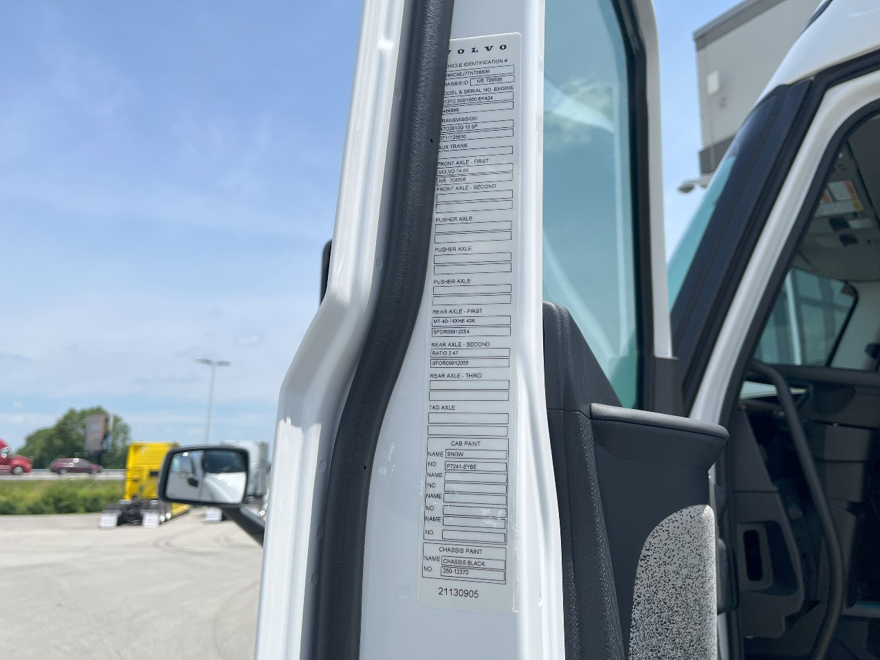 2026 Volvo - image 10