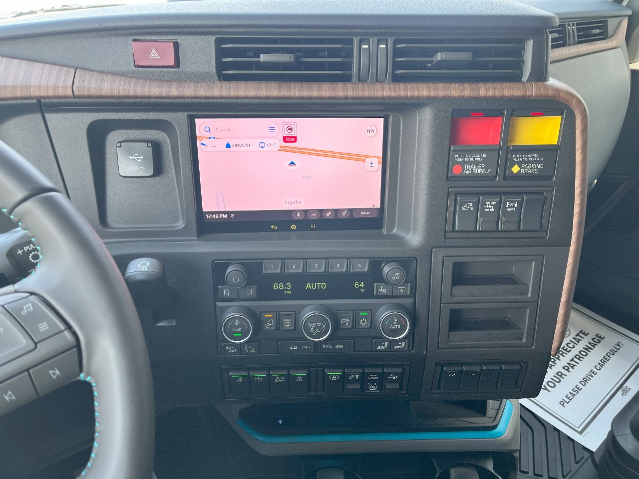 2026 Volvo - image 12