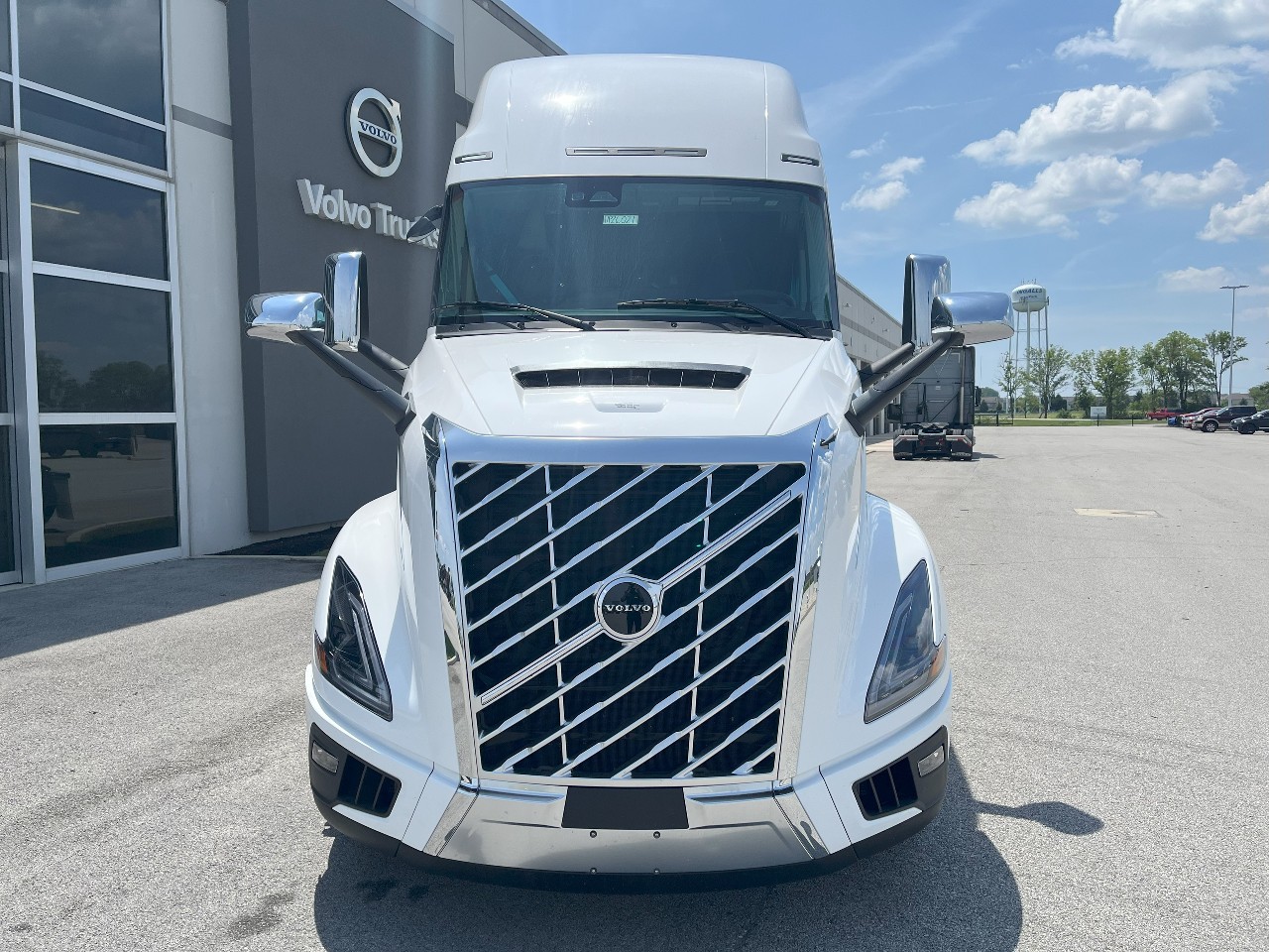 2026 Volvo - image 2