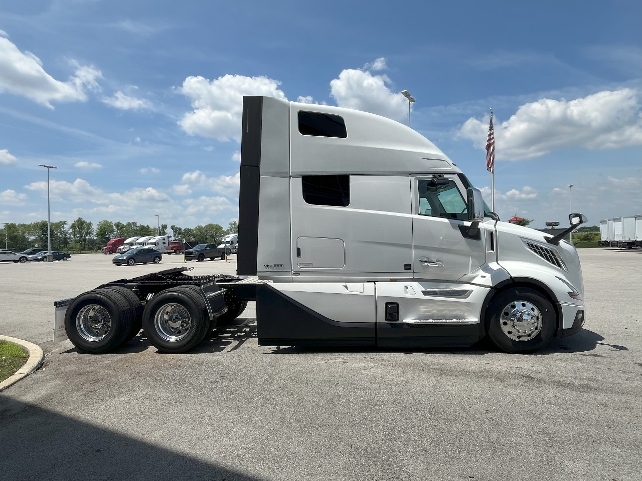 2026 Volvo - image 4