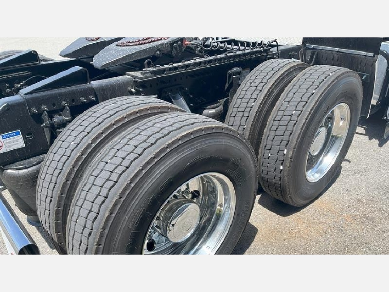 2026 Volvo - image 5