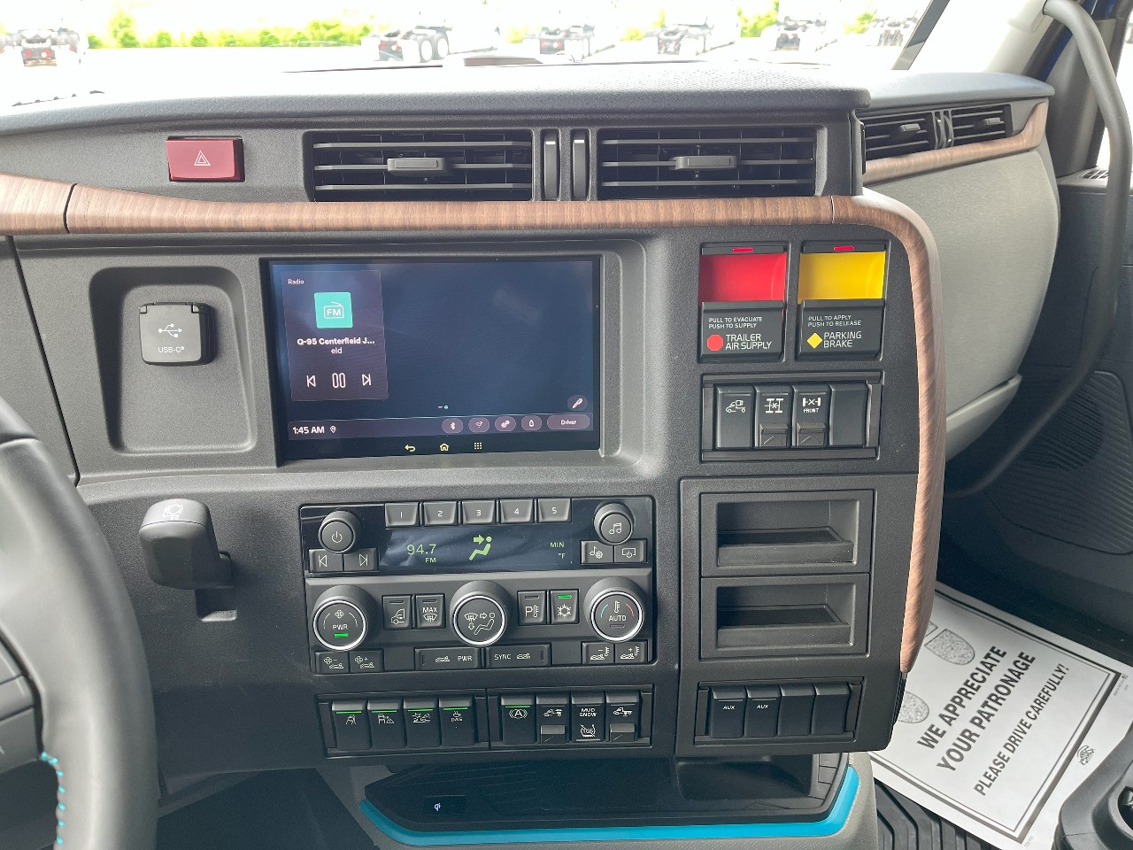 2026 Volvo - image 12