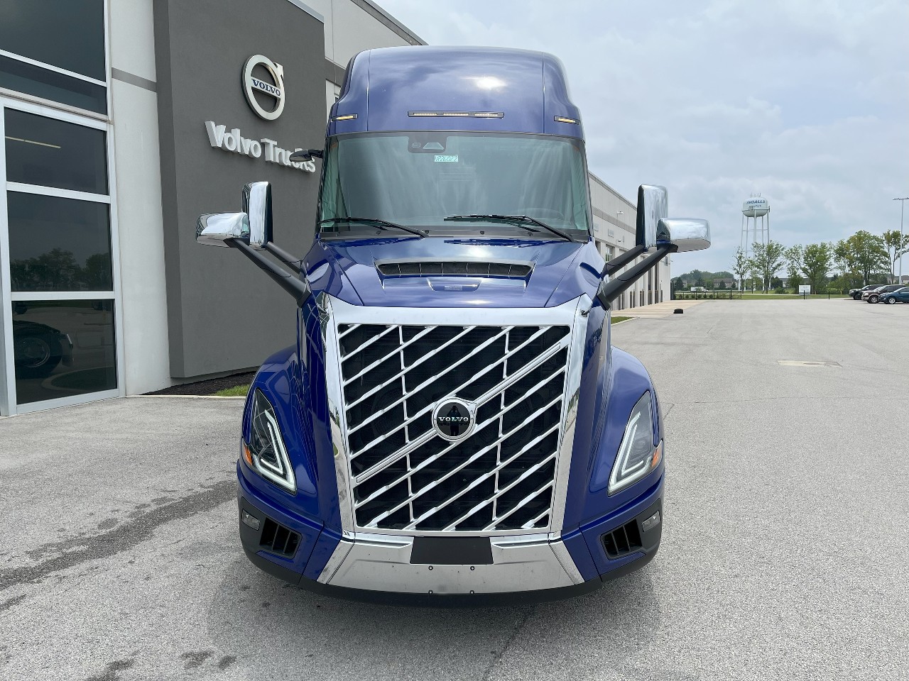 2026 Volvo - image 2