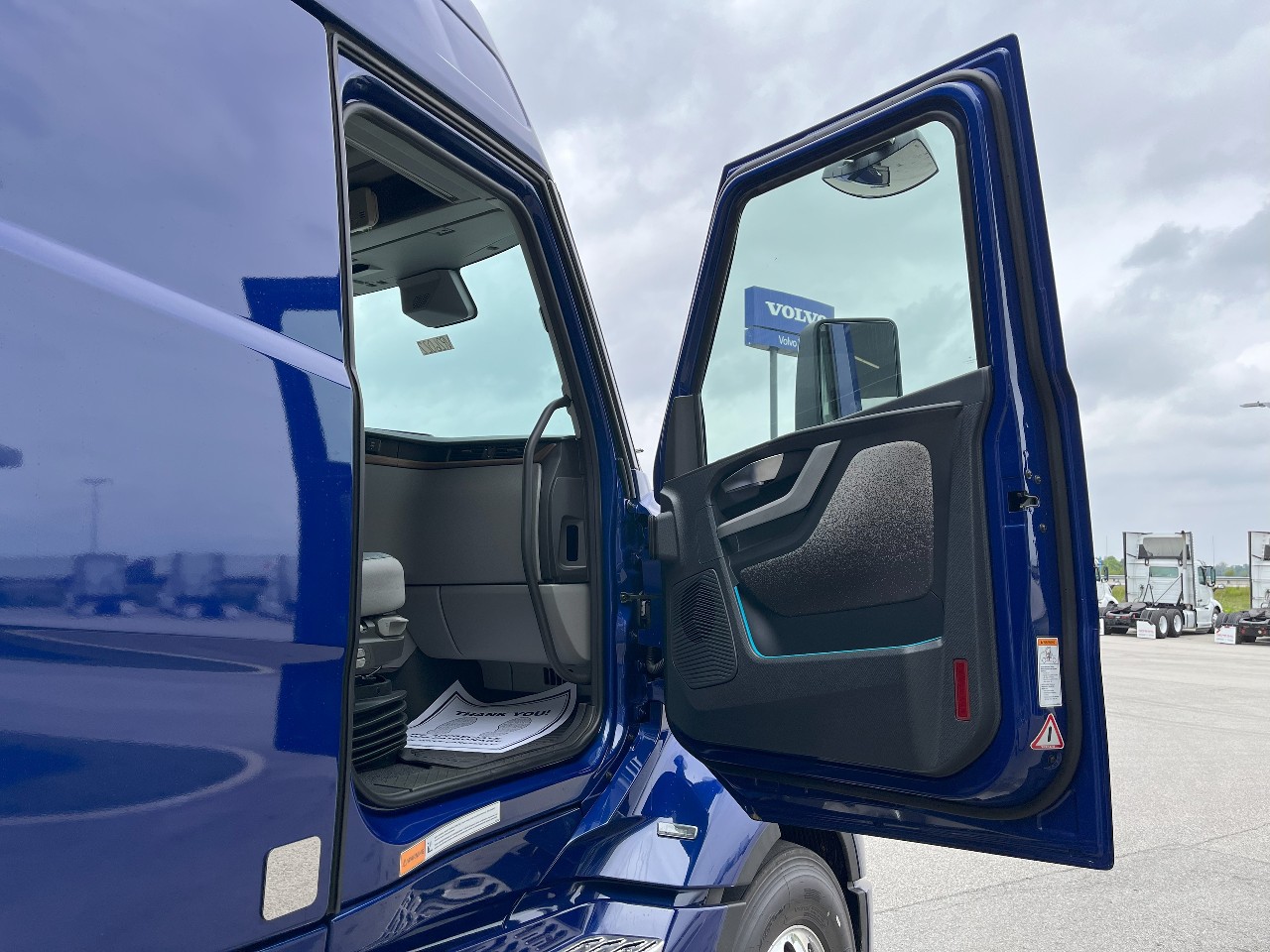 2026 Volvo - image 20