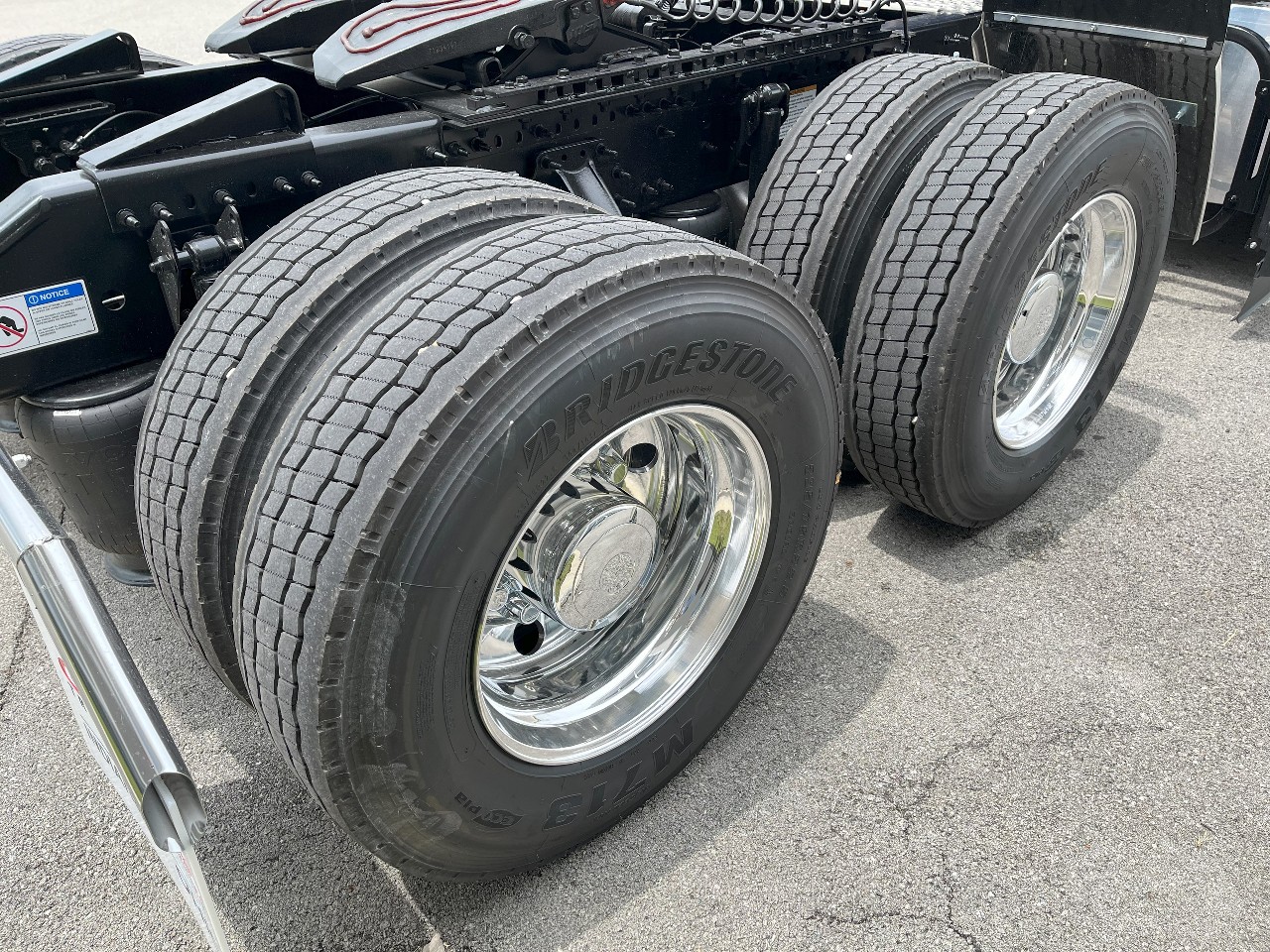 2026 Volvo - image 5