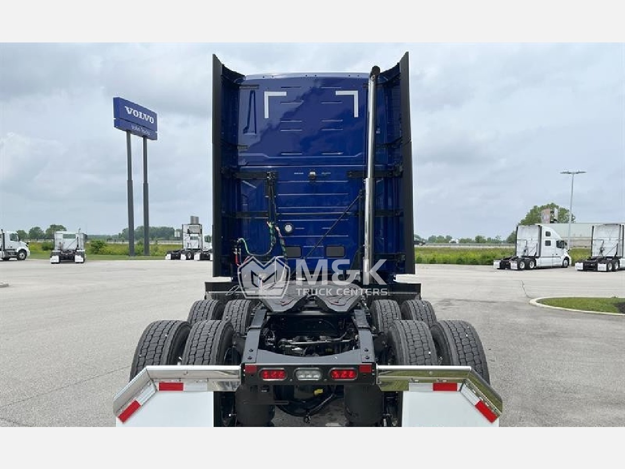 2026 Volvo - image 6