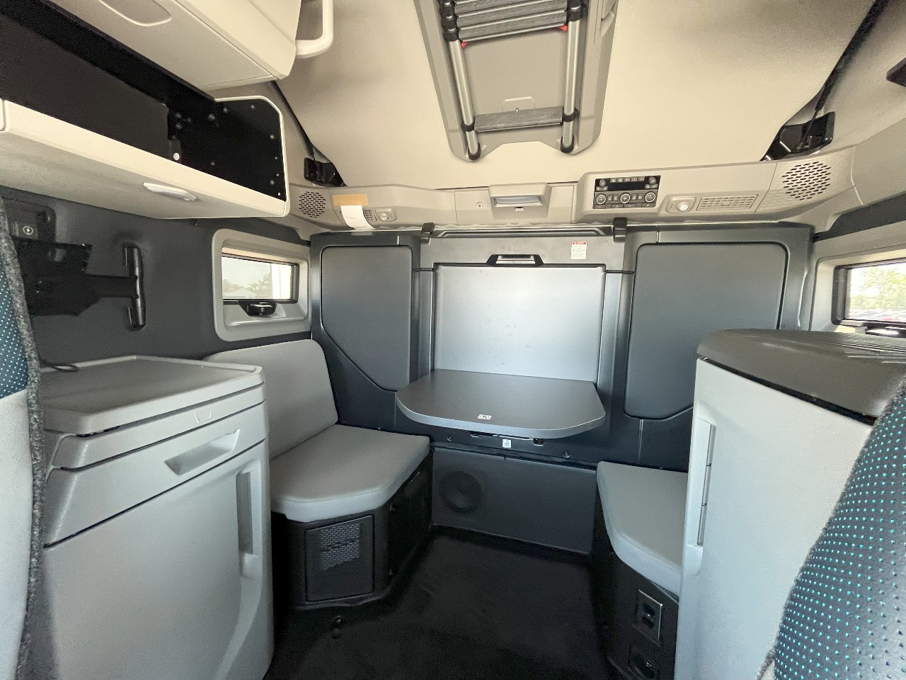 2026 Volvo - image 16