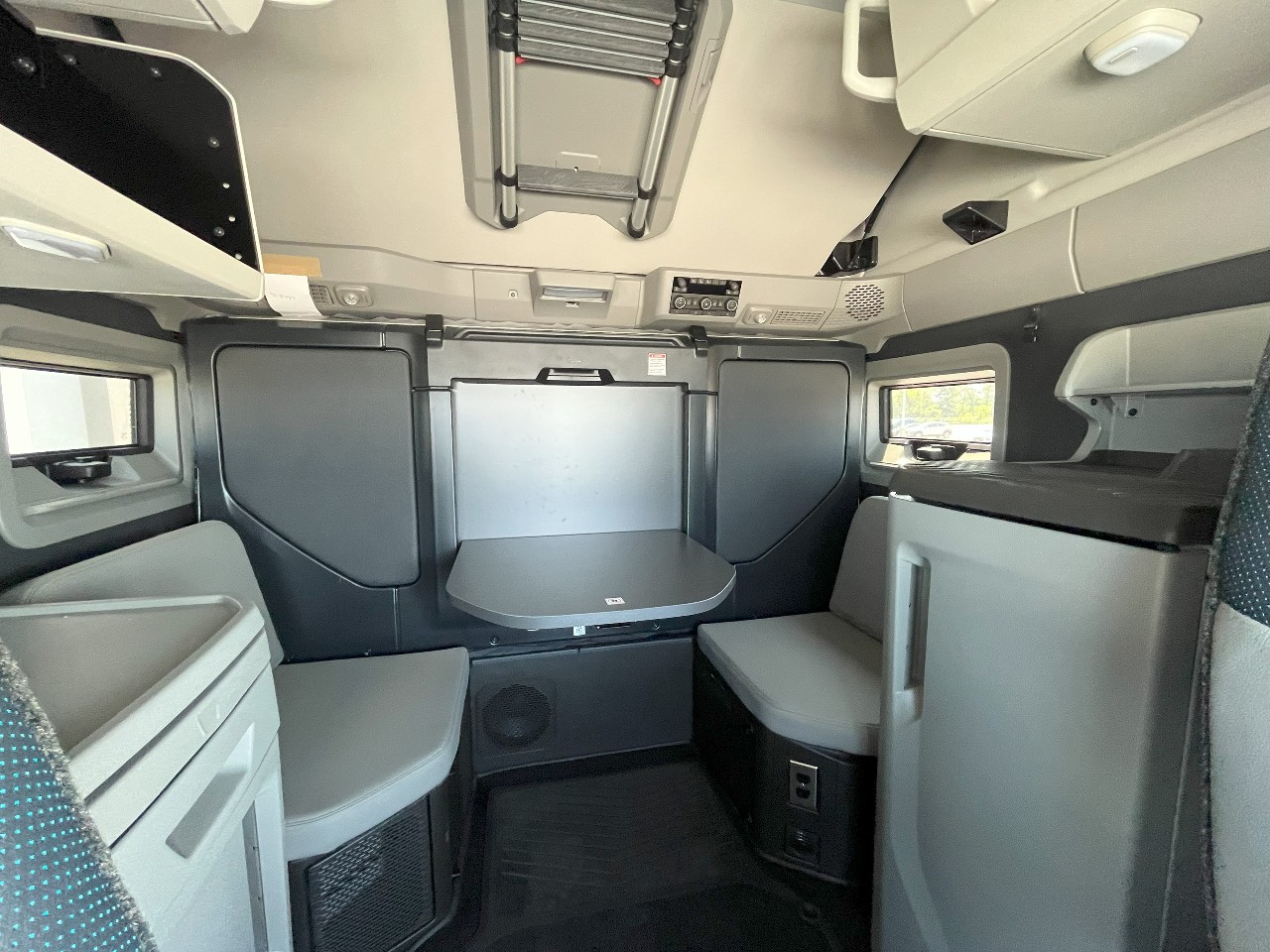 2026 Volvo - image 17