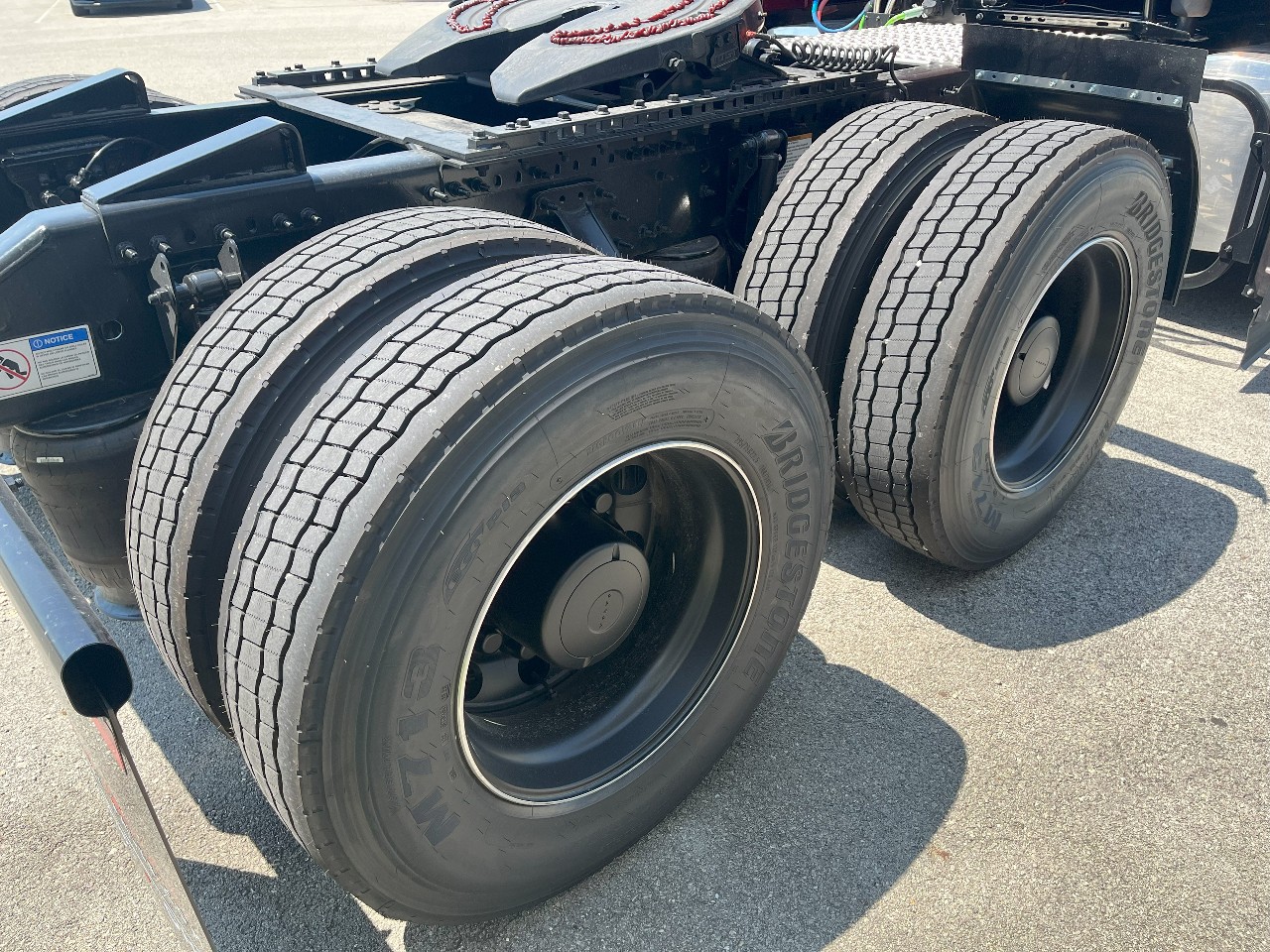 2026 Volvo - image 5