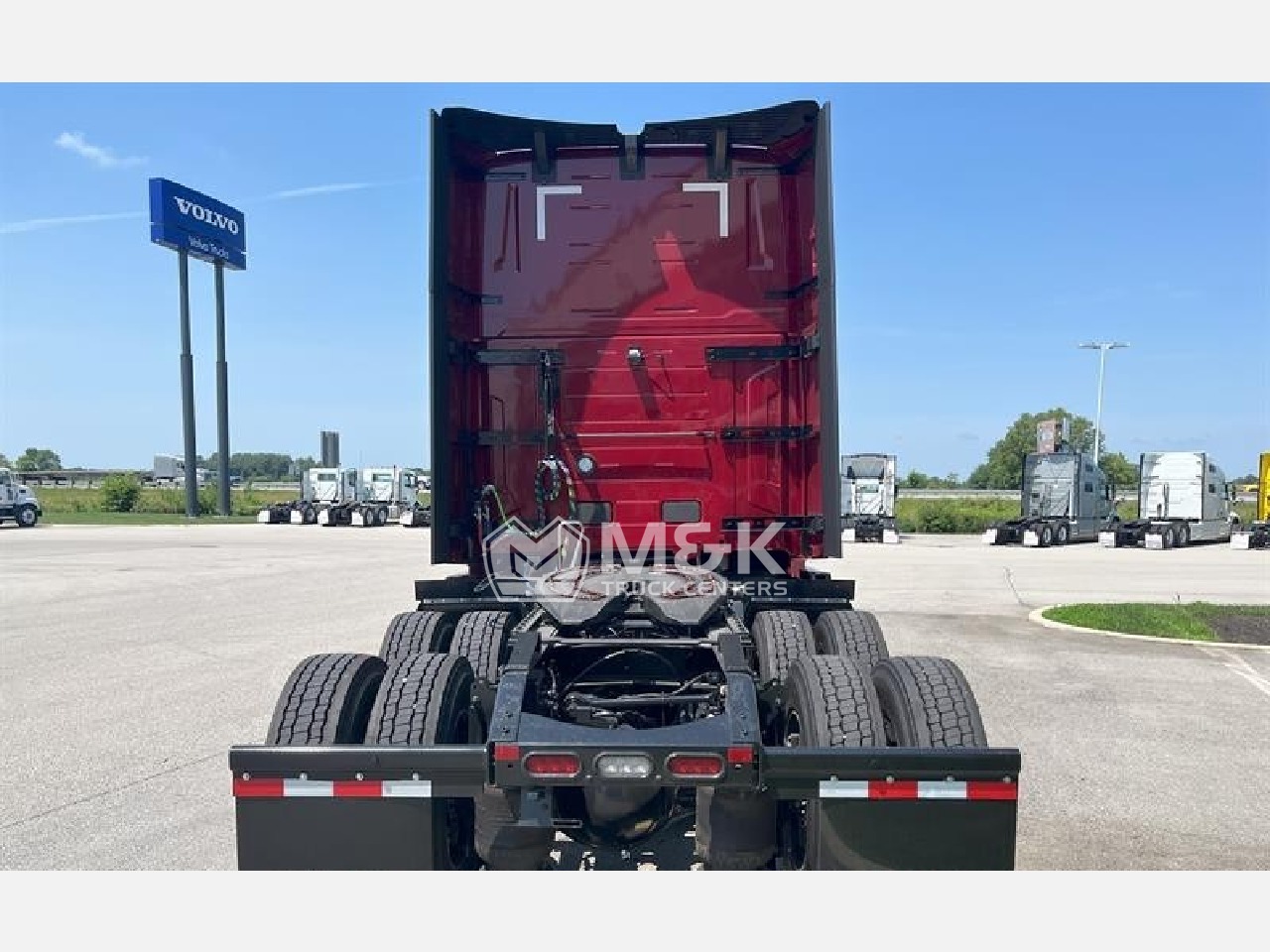 2026 Volvo - image 6