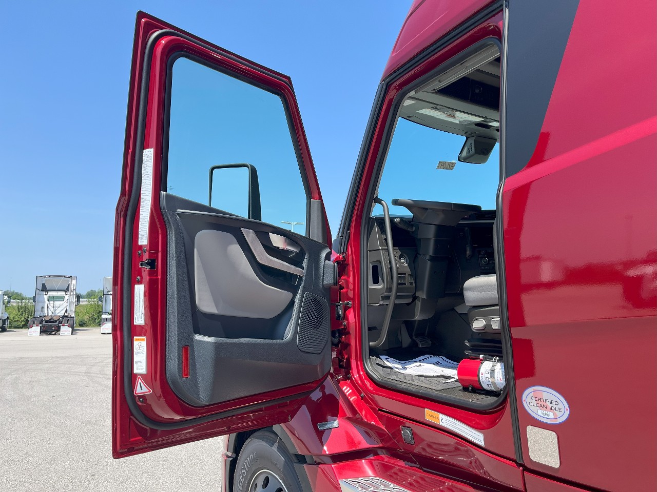 2026 Volvo - image 9