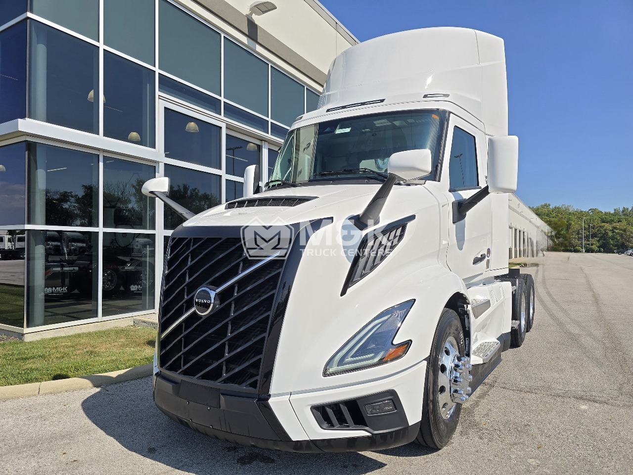 2025 Volvo - image 1