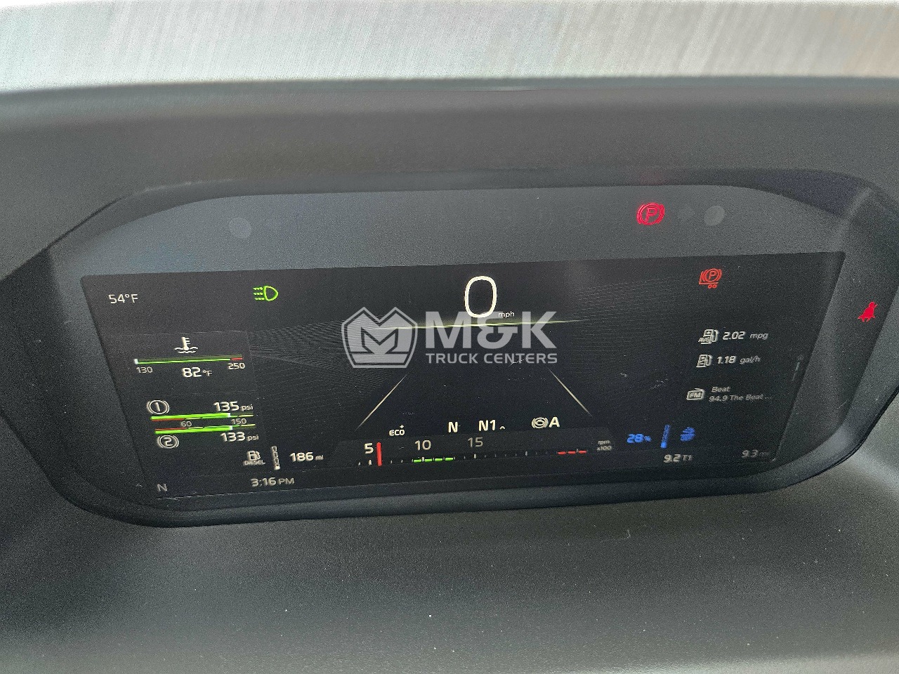 2025 Volvo - image 9