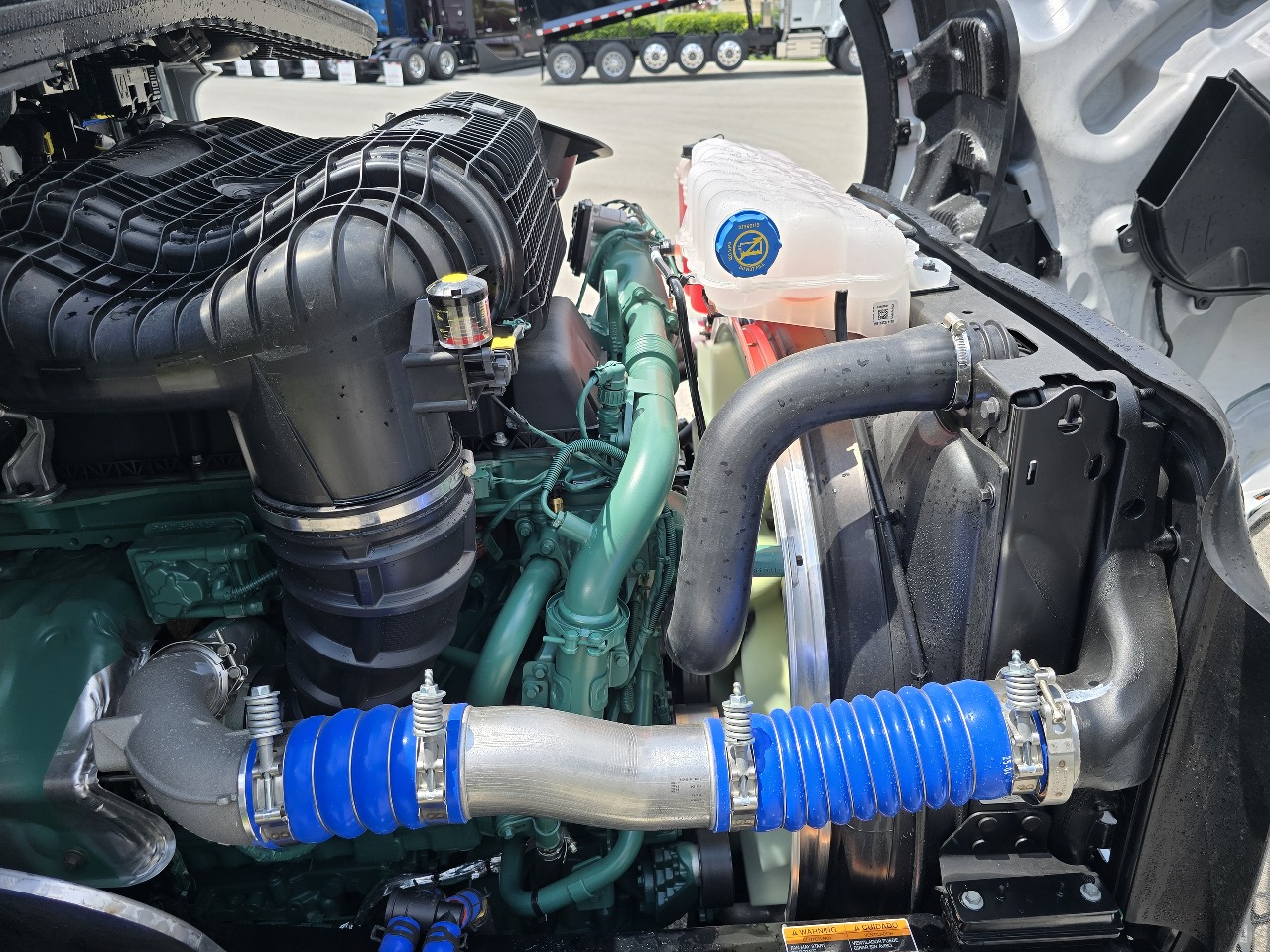 2026 Volvo - image 13