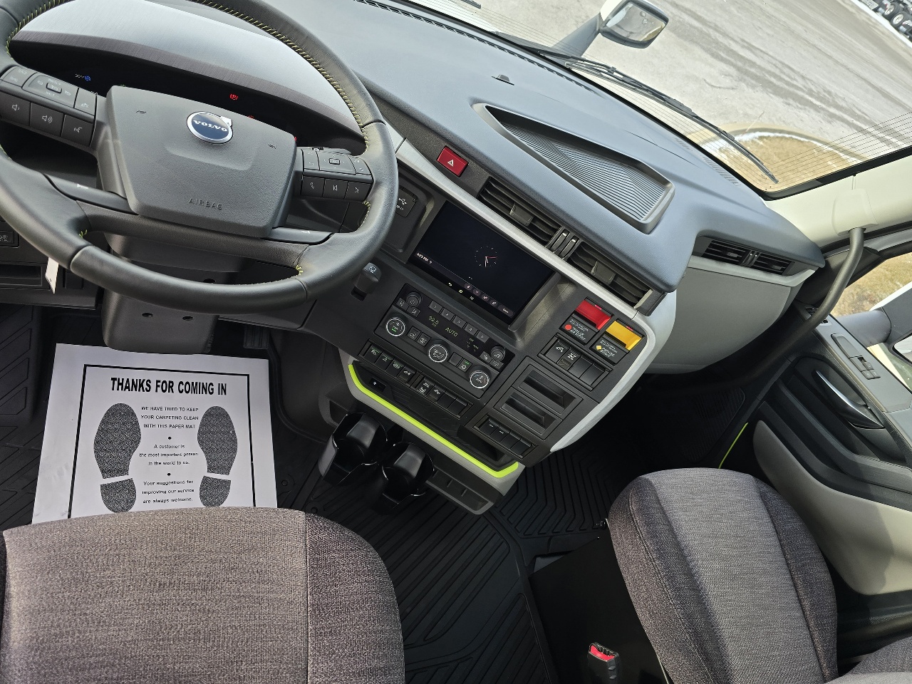 2026 Volvo - image 11