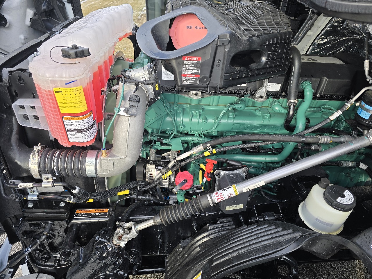 2026 Volvo - image 13