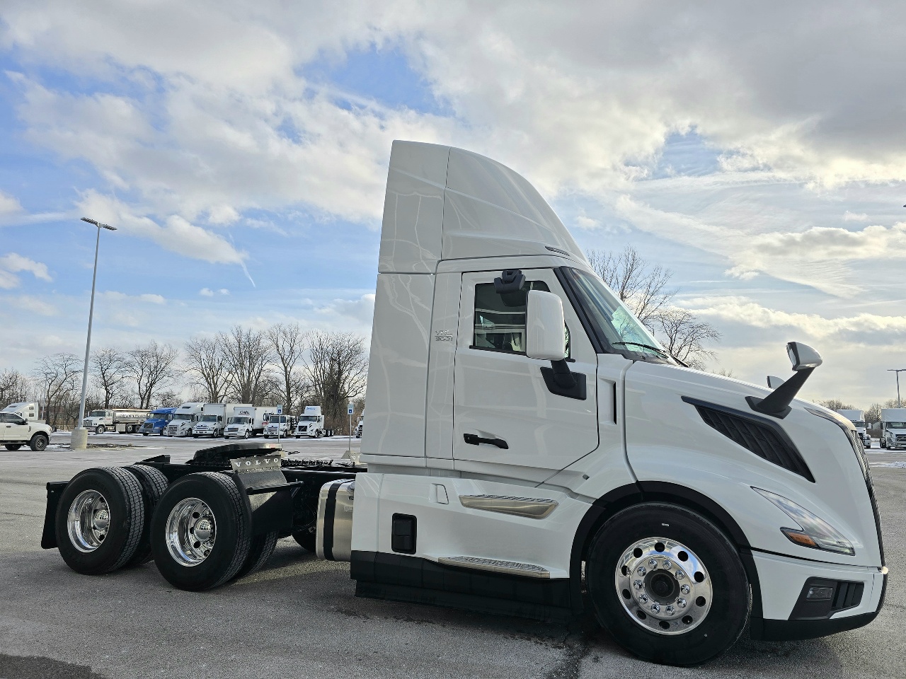 2026 Volvo - image 3