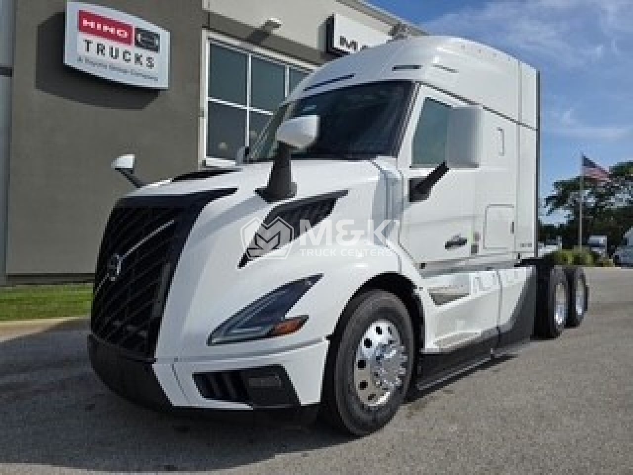 2025 Volvo - image 1