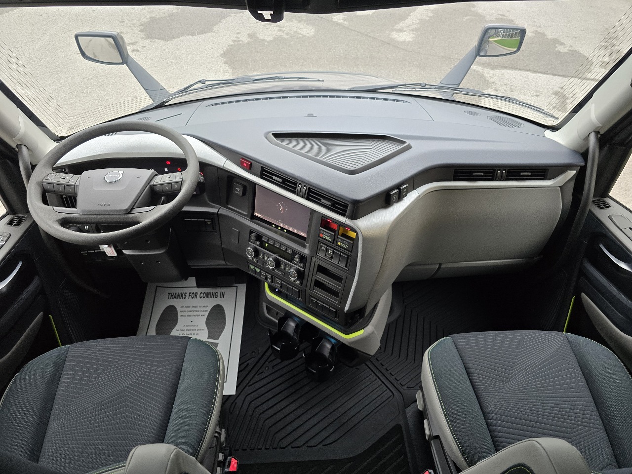 2026 Volvo - image 10