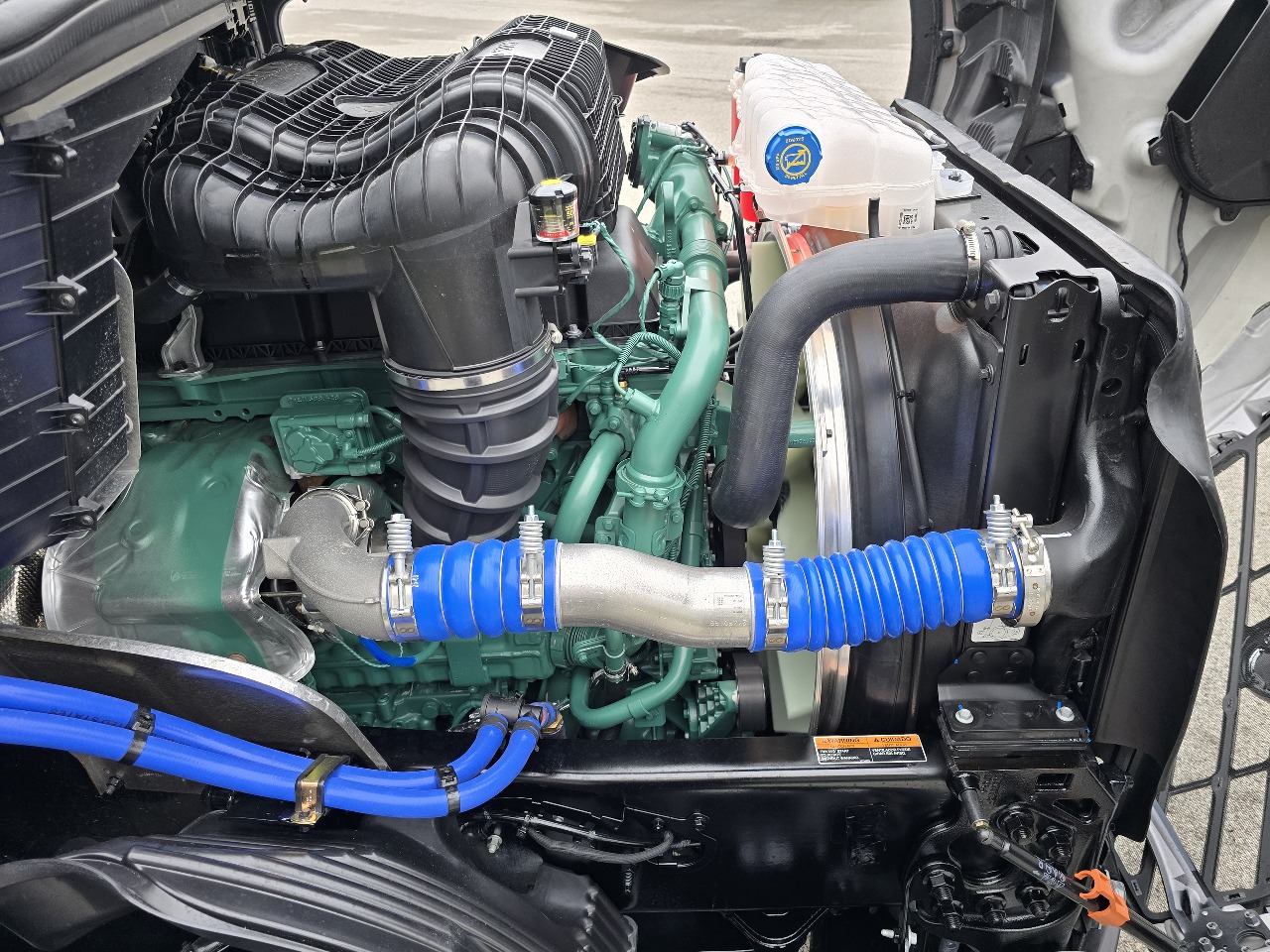 2026 Volvo - image 16