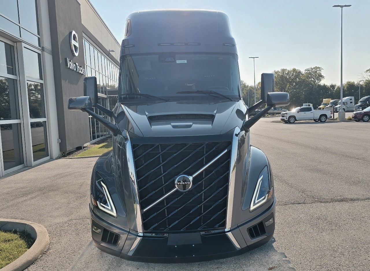 2026 Volvo - image 2