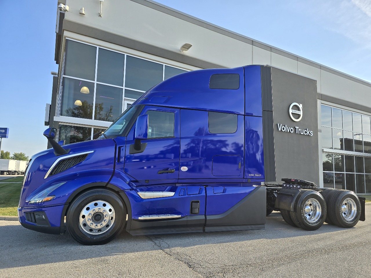 2026 Volvo - image 7