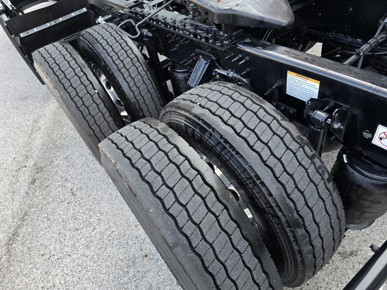 2026 Volvo - image 4