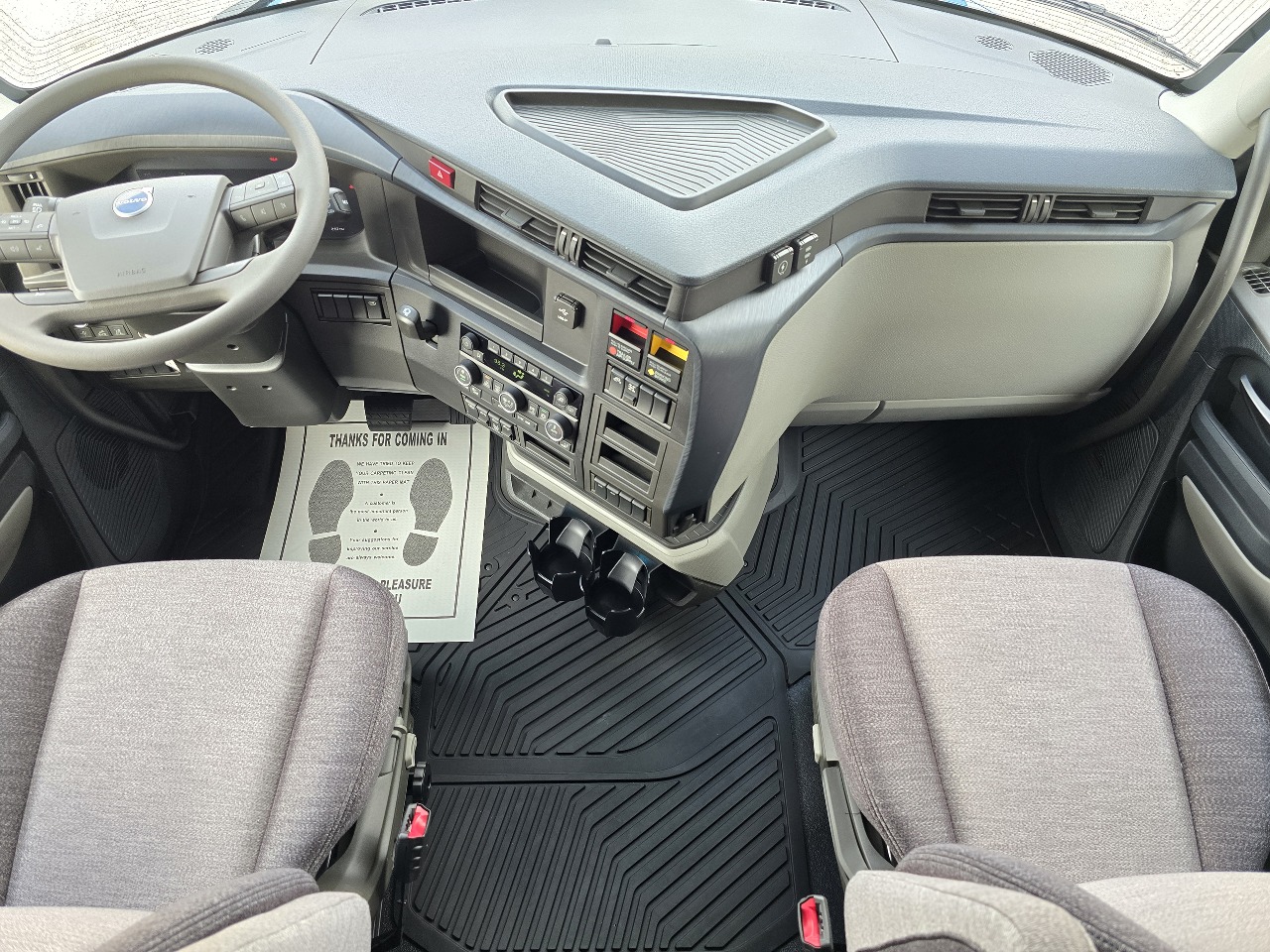 2026 Volvo - image 11