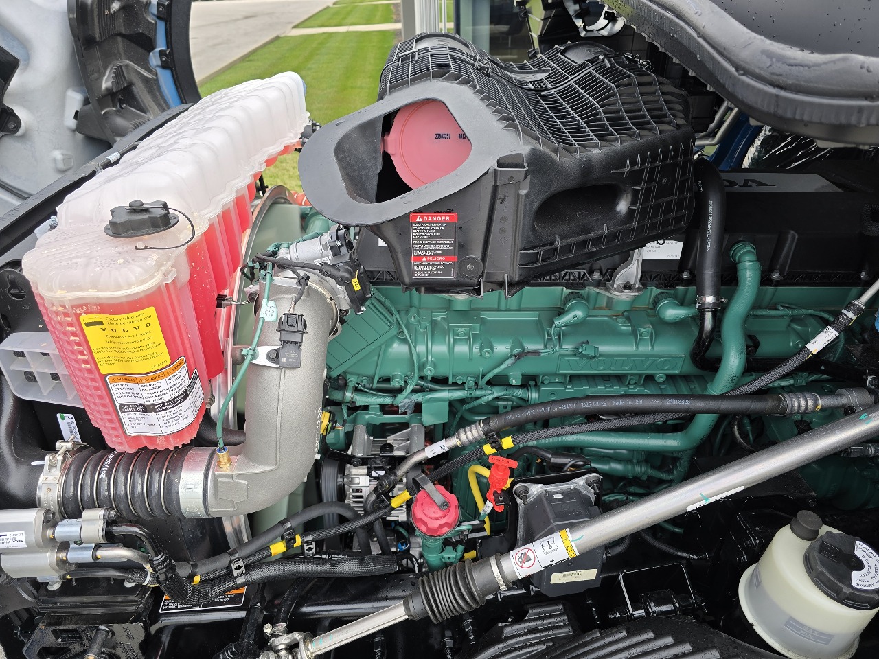 2026 Volvo - image 15