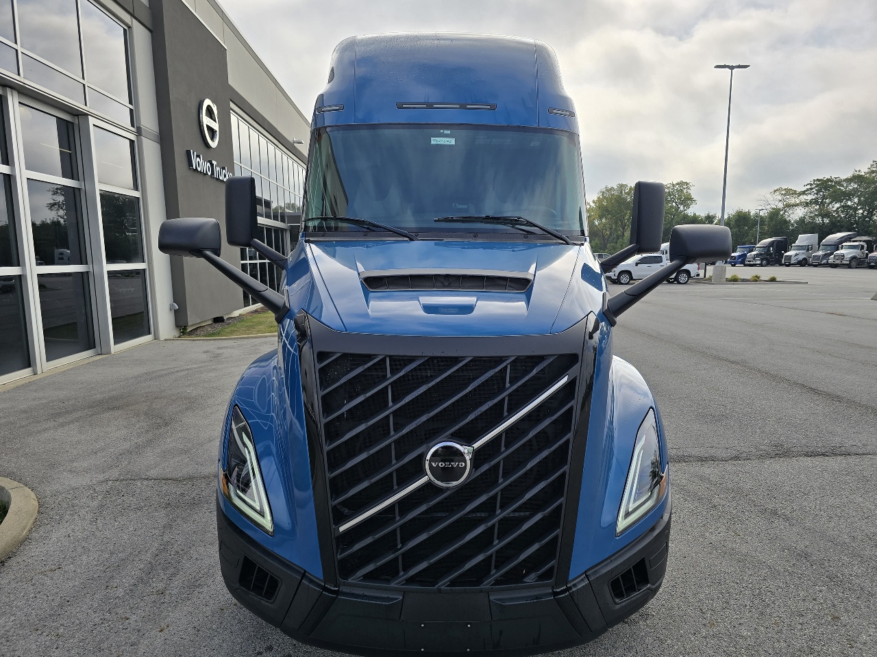 2026 Volvo - image 2