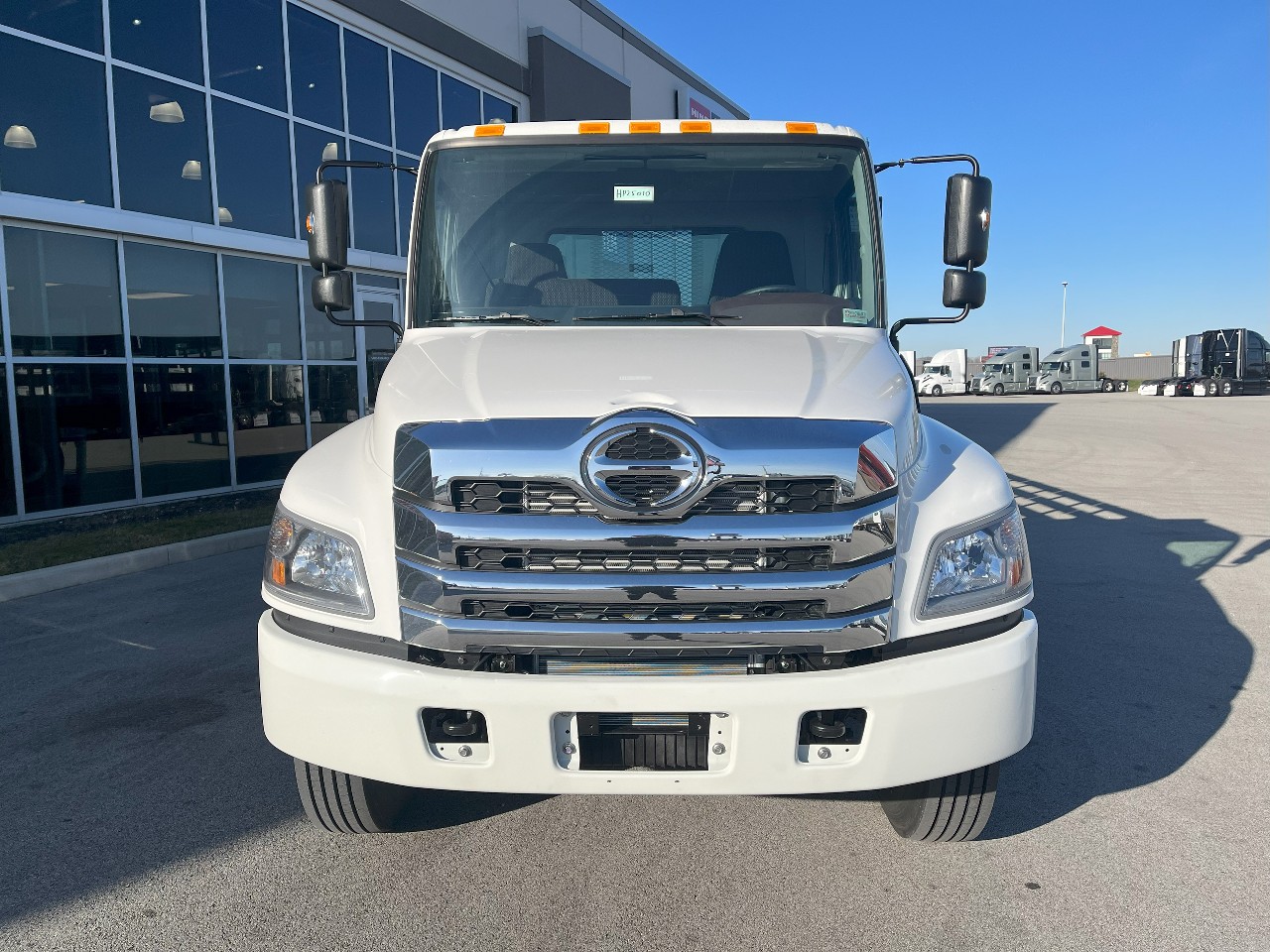 2025 Hino - image 2