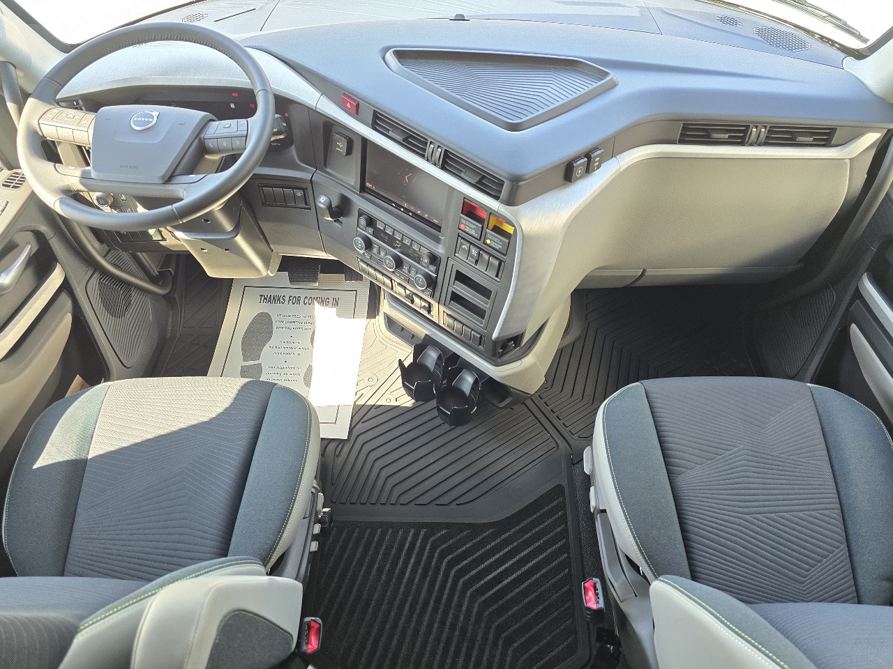 2026 Volvo - image 10