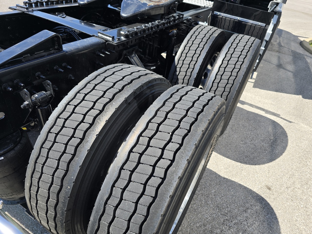 2026 Volvo - image 6