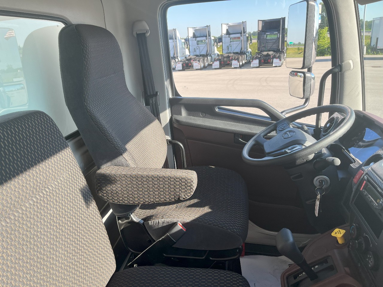 2025 Hino - image 13