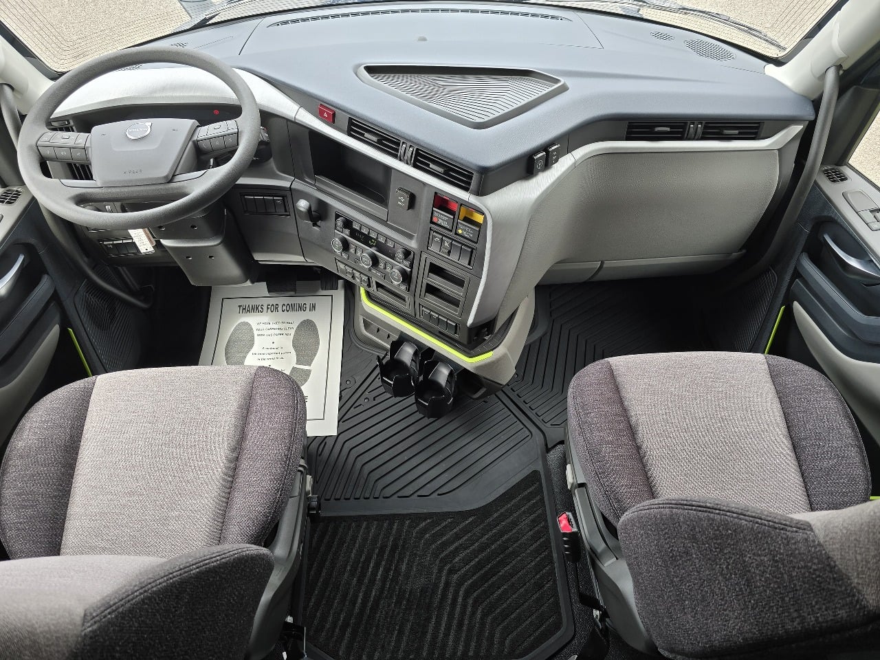 2026 Volvo - image 10