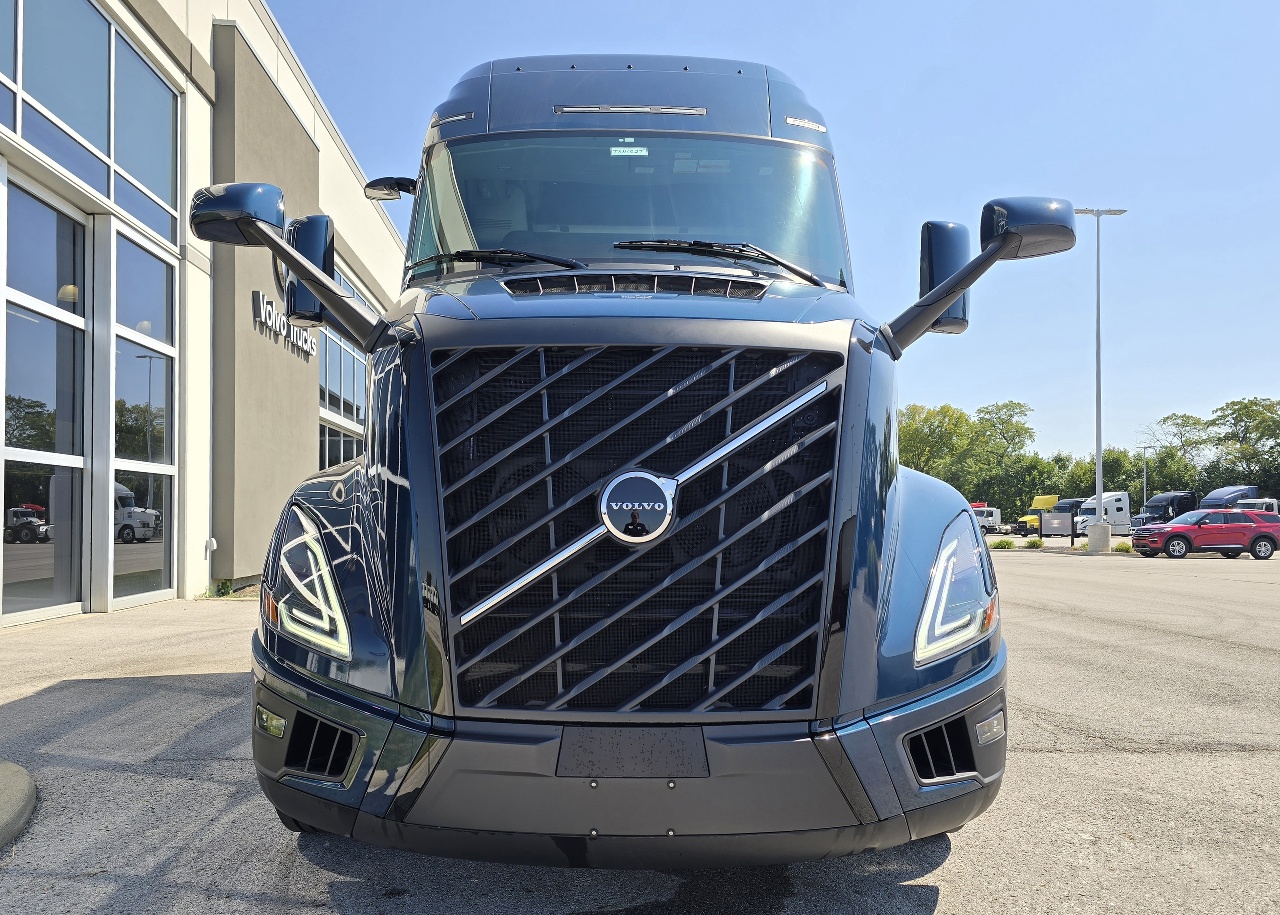 2026 Volvo - image 2