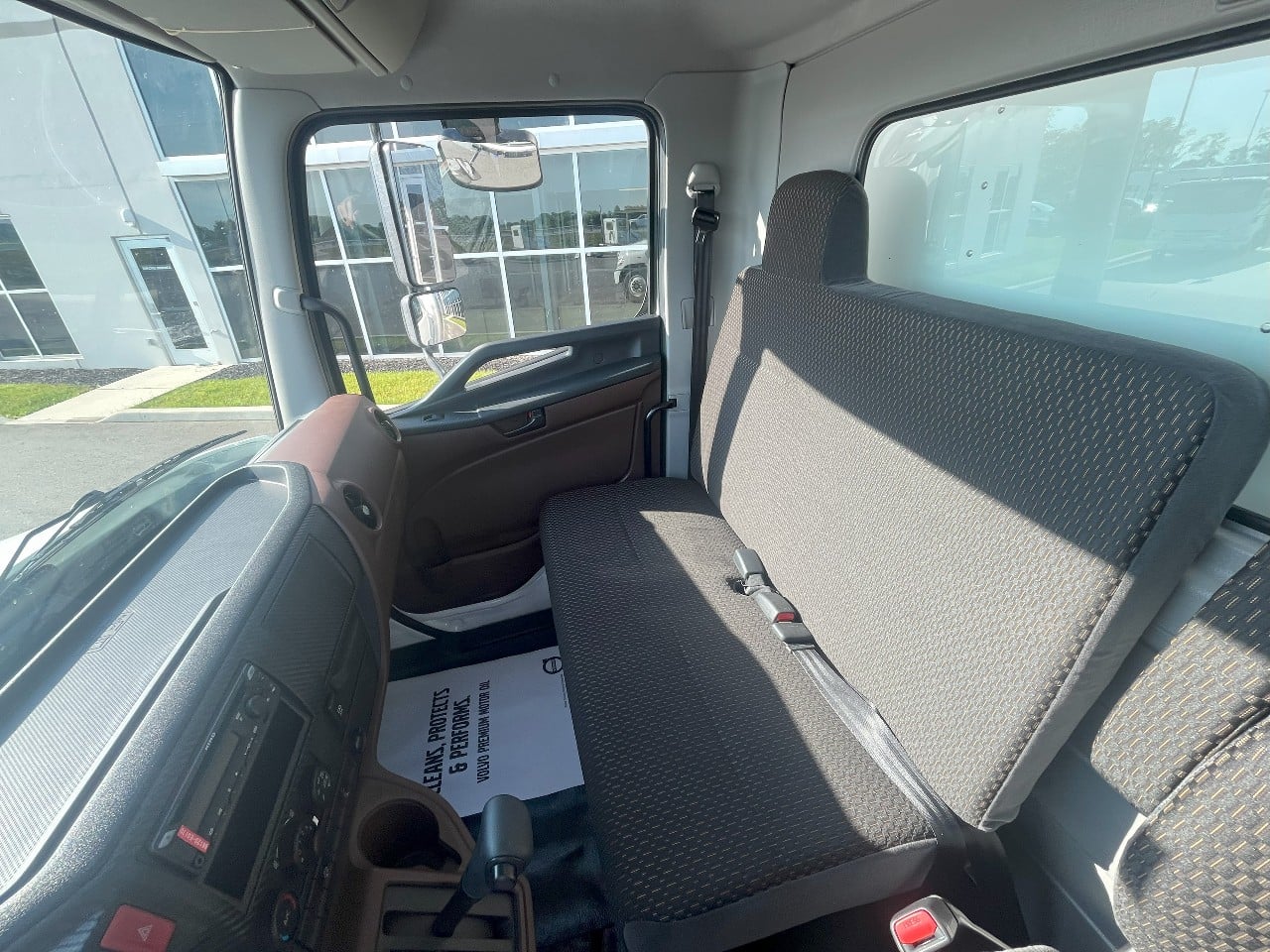 2025 Hino - image 12