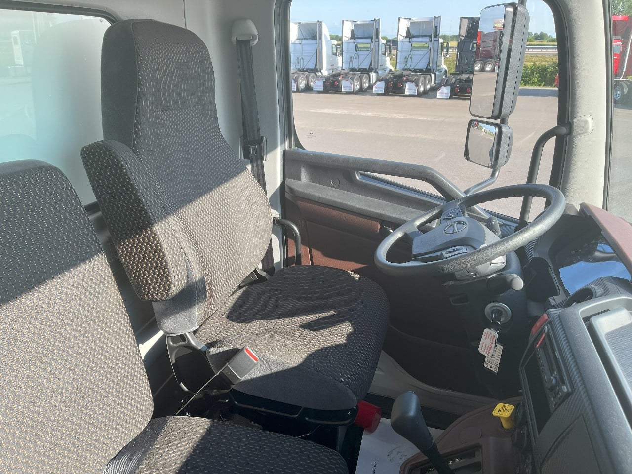 2025 Hino - image 13