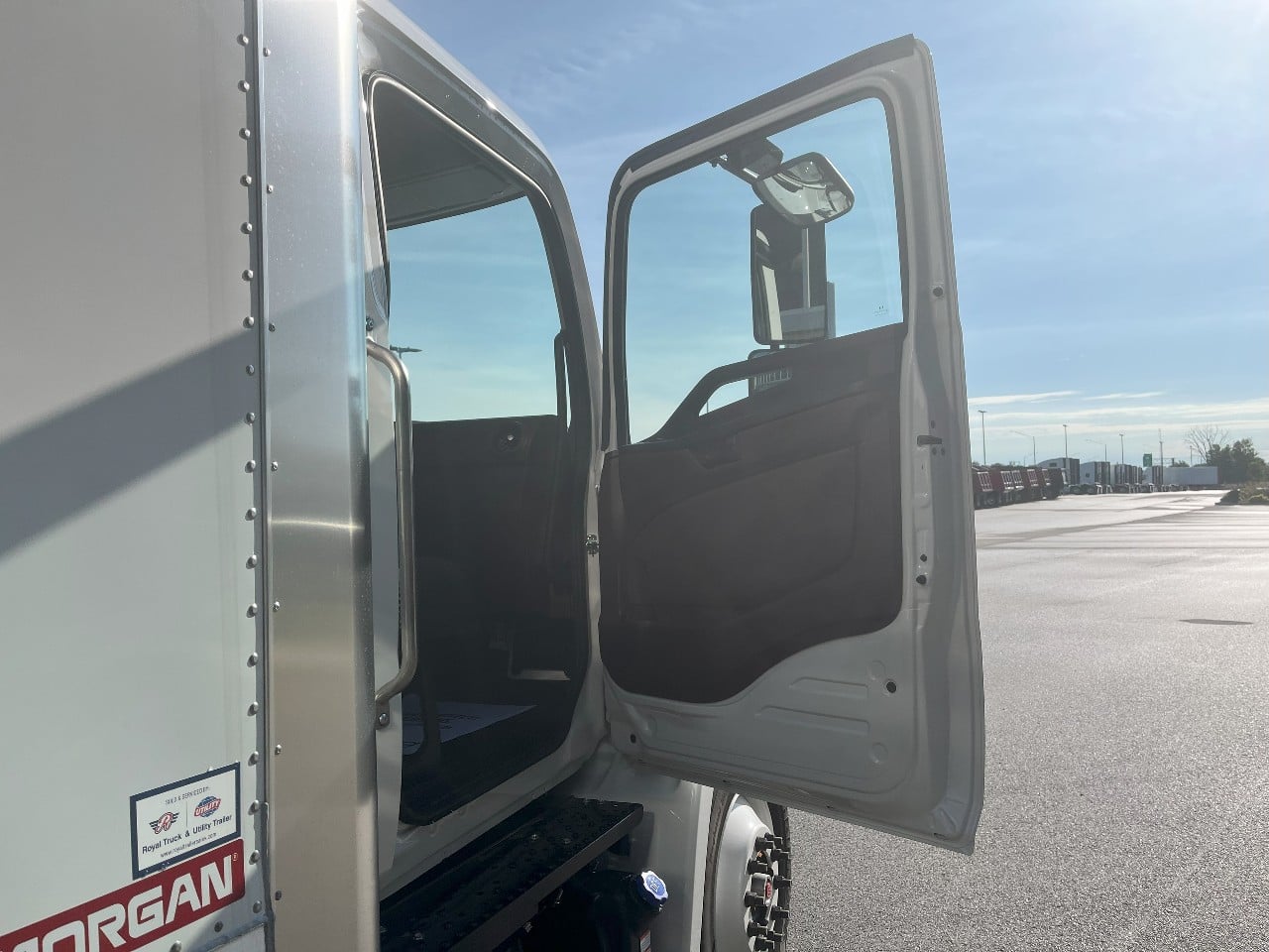 2025 Hino - image 14