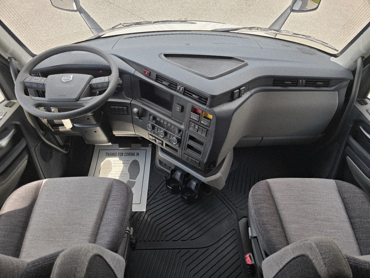 2026 Volvo - image 10