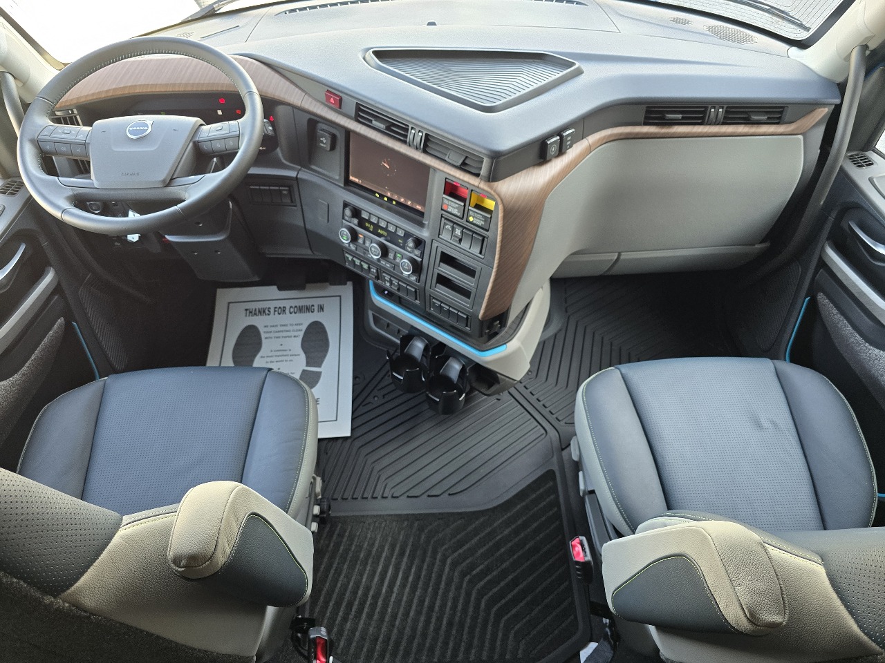 2026 Volvo - image 10