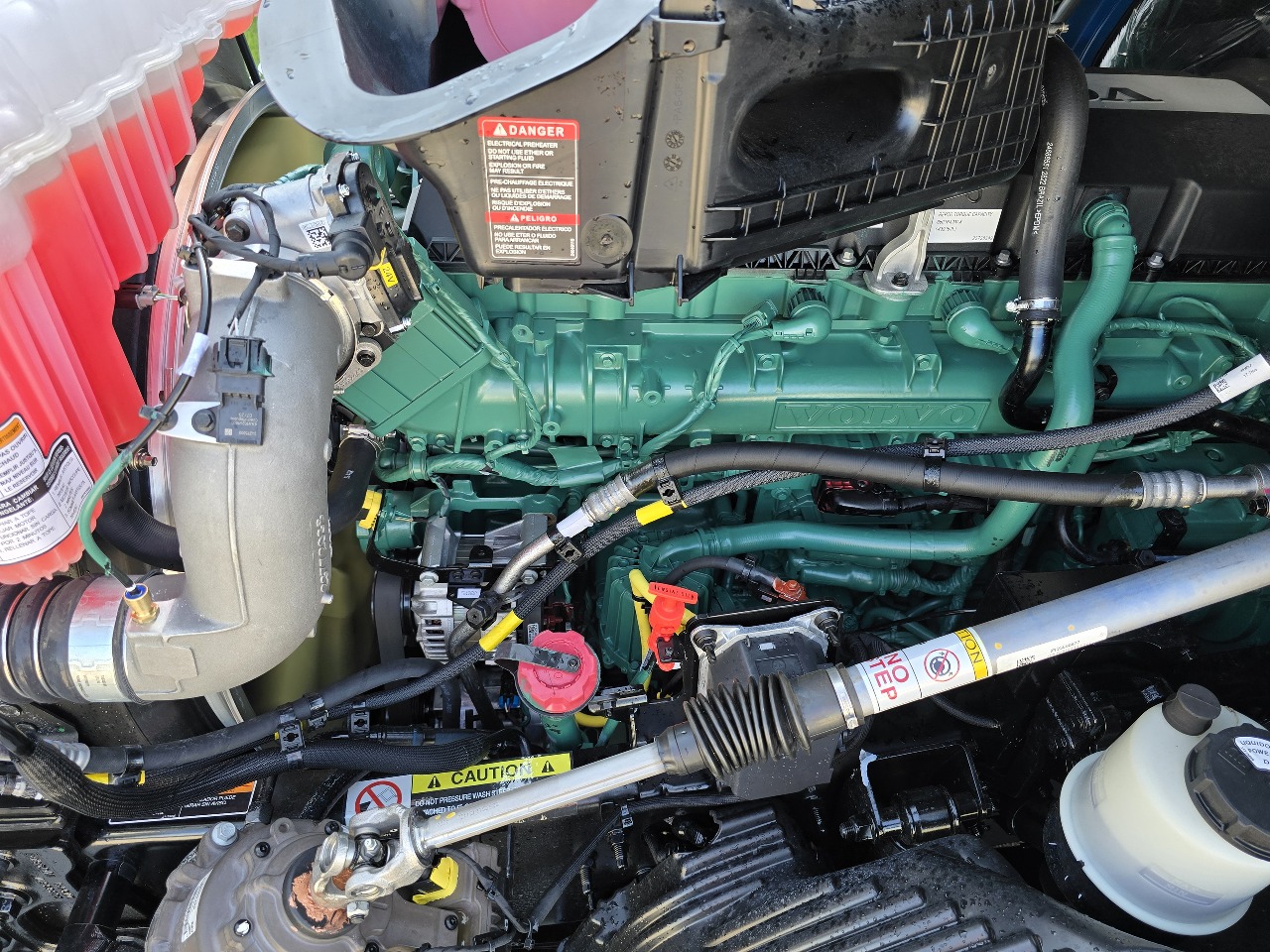 2026 Volvo - image 15