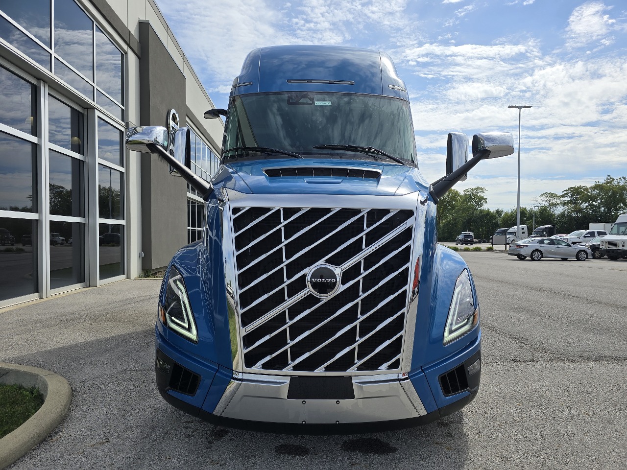 2026 Volvo - image 2