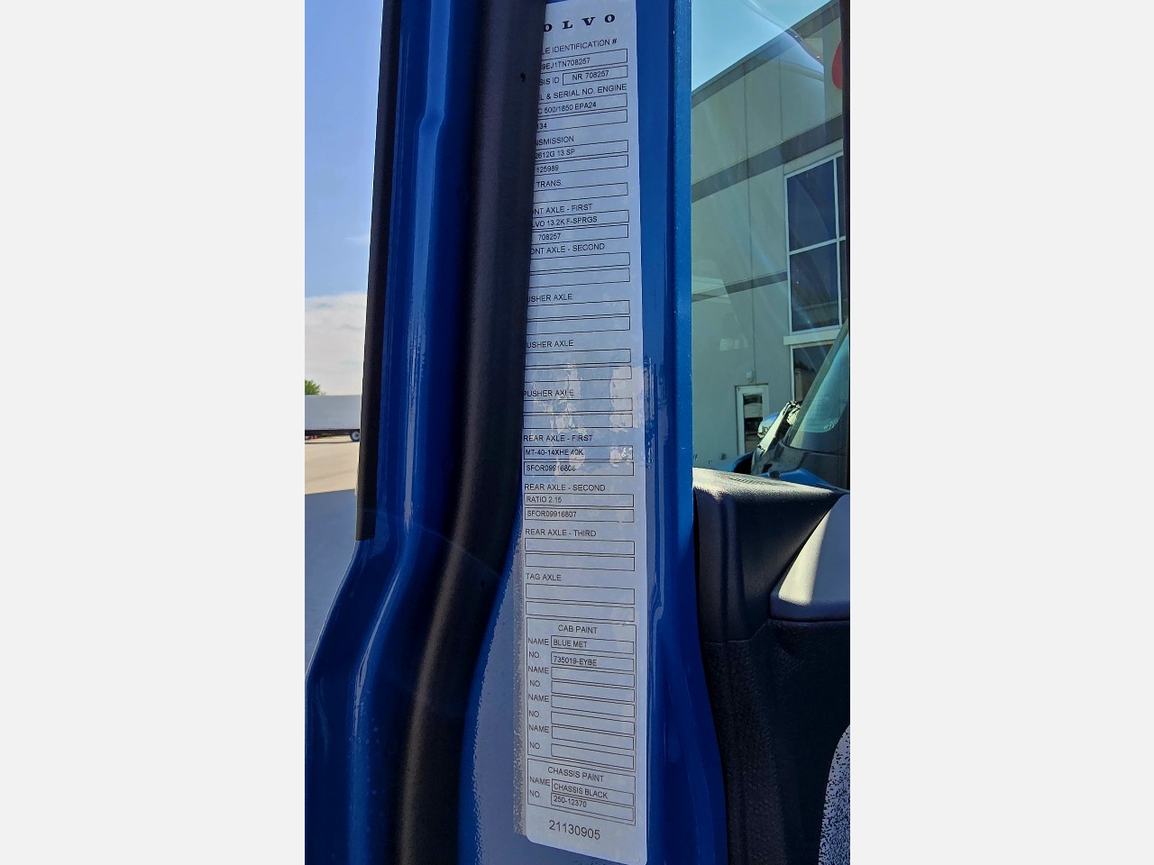 2026 Volvo - image 9