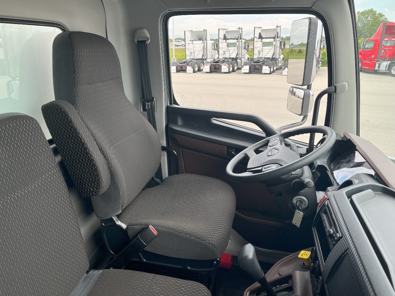 2025 Hino - image 15