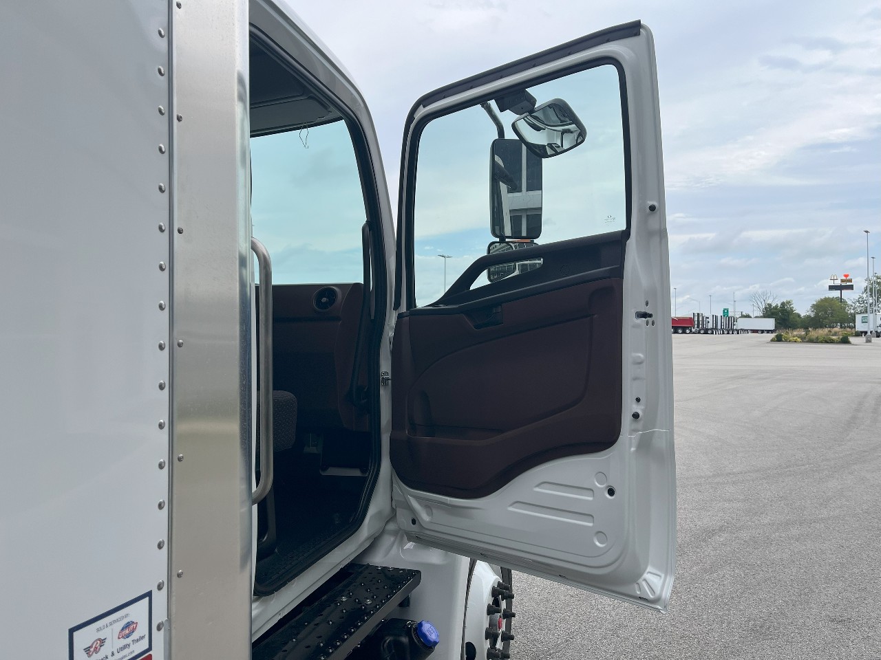 2025 Hino - image 16